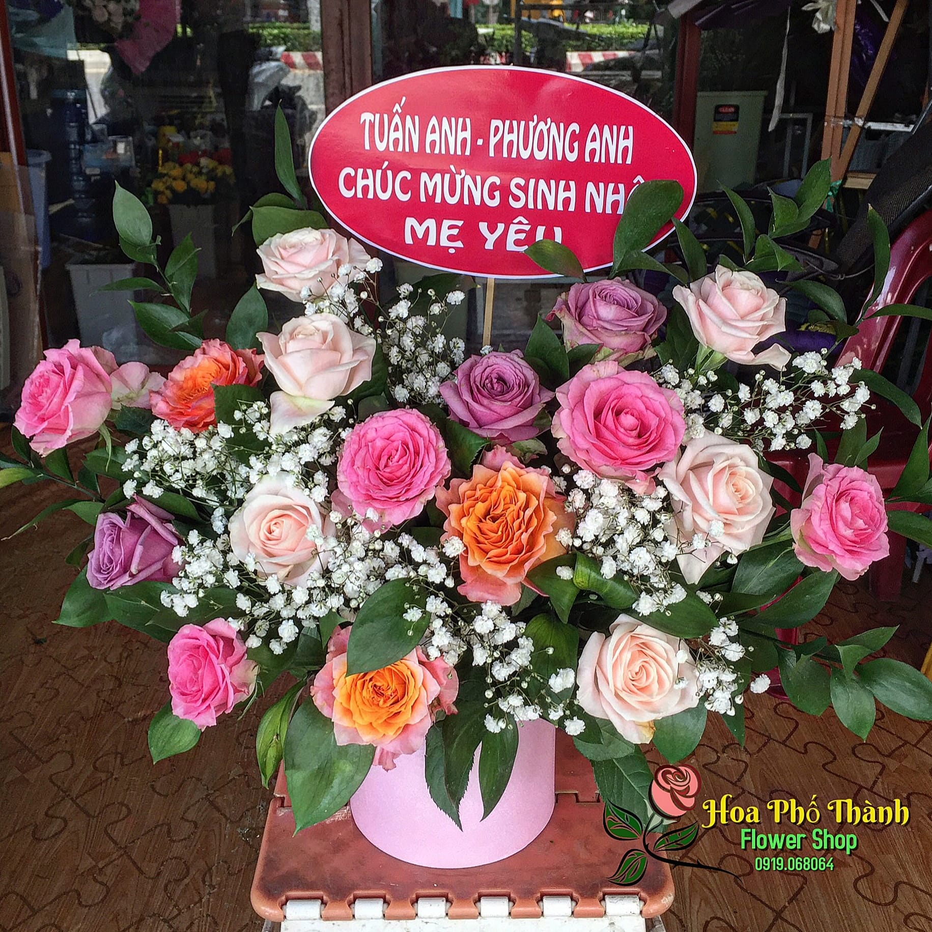 Một trong những mẫu giỏ hoa để chúc mừng khai trương hoàn hảo, chất lượng tại Hoa tươi Phố Thành Rạch Giá Kiên Giang