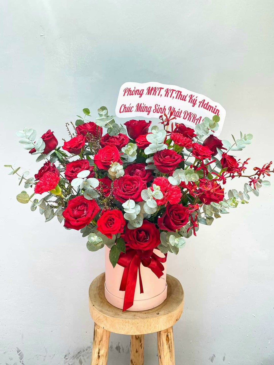 Hoa sinh nhật Hà Nội  Giỏ hoa hồng tặng sinh nhật đẹp tại Quận Cầu giấy 